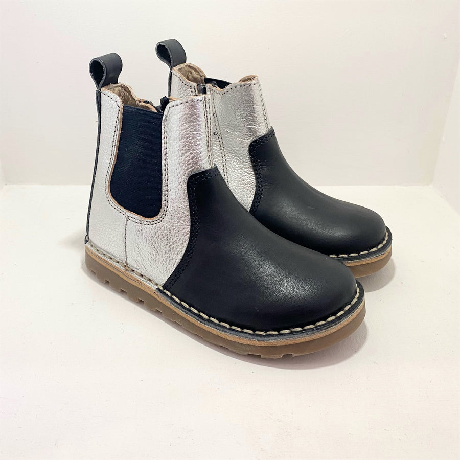 Petasil Kloud Children's Chelsea Boots | Navy & Silver
